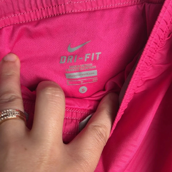 Nike Hot Pink Athletic Shorts Size Small - Picture 3 of 4